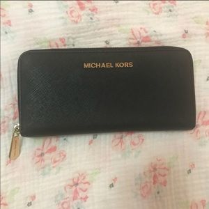 Michael Kors Saffiano Leather Jet Set Wallet